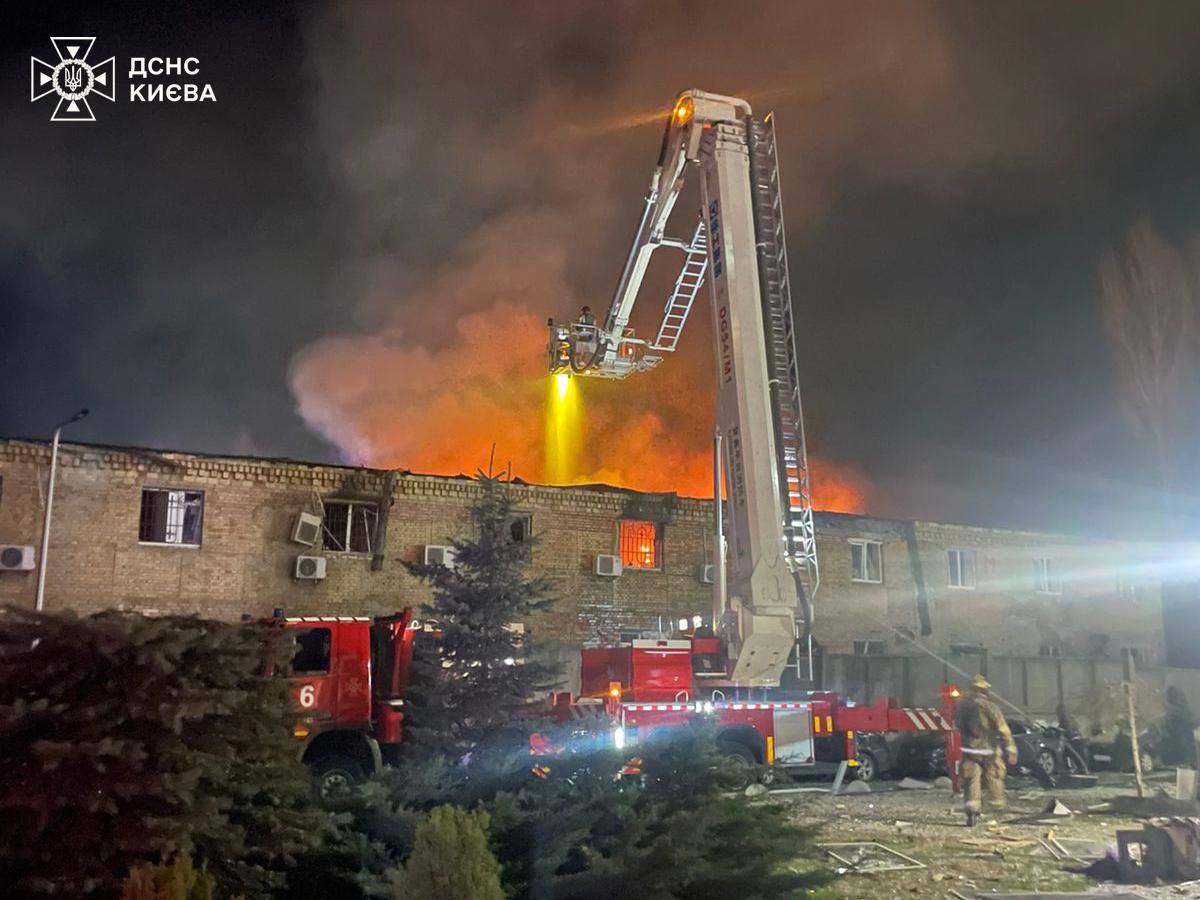 РФ била по гостиницам, домам и детской площадке, много жертв: все об атаке на Киев, Днепр, Одессу